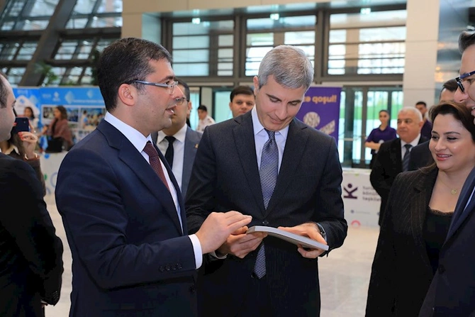 MEDİA könüllüləri diplomlarla təltif edildi — FOTOLAR MEDİA könüllüləri diplomlarla təltif edildi — FOTOLAR
