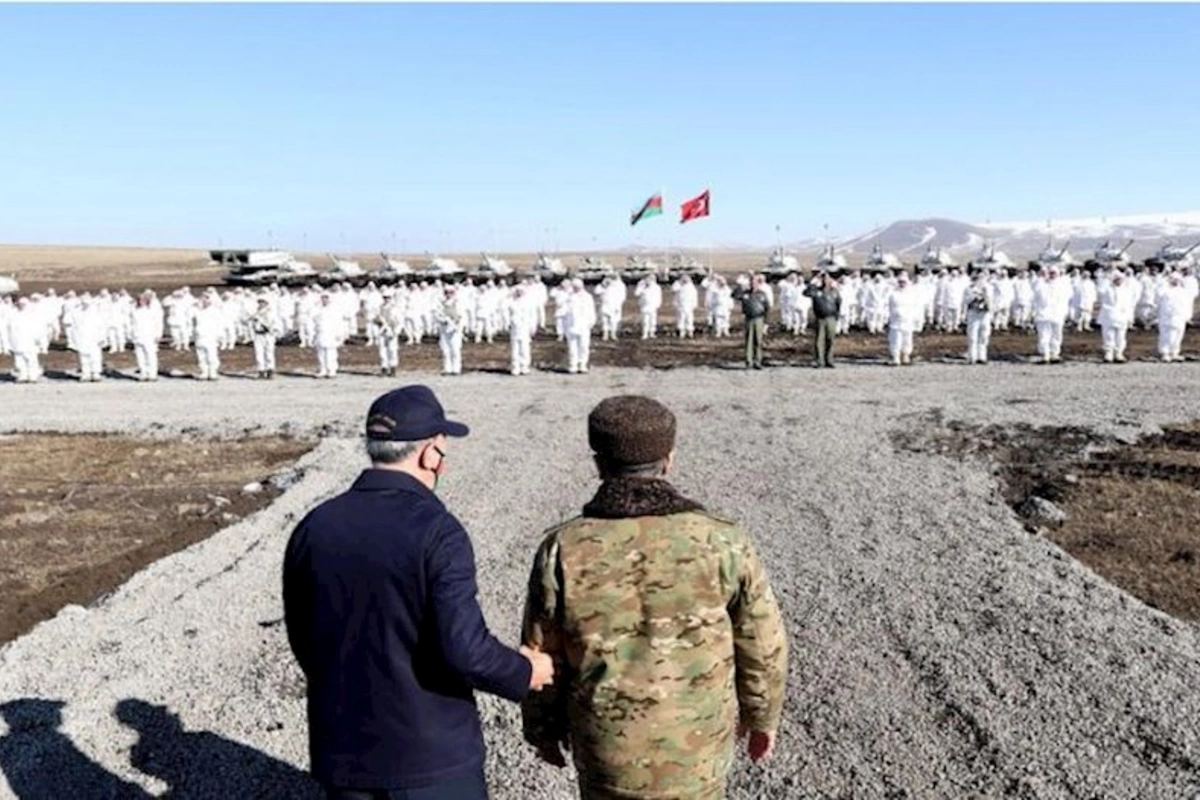 Zakir Həsənov və Hulusi Akar birgə təlimləri izlədilər