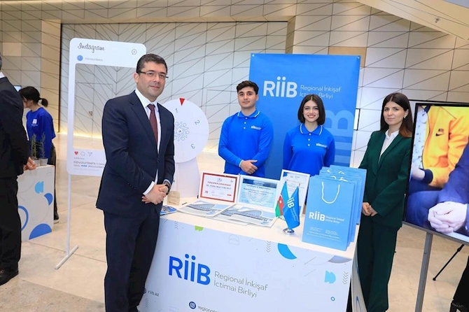 MEDİA könüllüləri diplomlarla təltif edildi — FOTOLAR MEDİA könüllüləri diplomlarla təltif edildi — FOTOLAR