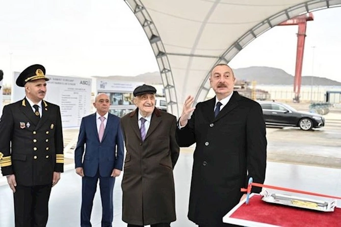 Prezident tankerin istismara verilməsi mərasimində iştirak edib — YENİLƏNİB (FOTO) Prezident tankerin istismara verilməsi mərasimində iştirak edib — YENİLƏNİB (FOTO)