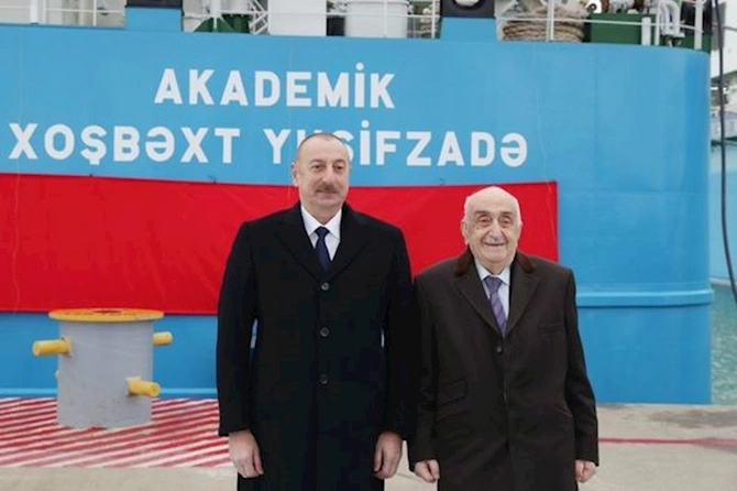 Prezident tankerin istismara verilməsi mərasimində iştirak edib — YENİLƏNİB (FOTO) Prezident tankerin istismara verilməsi mərasimində iştirak edib — YENİLƏNİB (FOTO)
