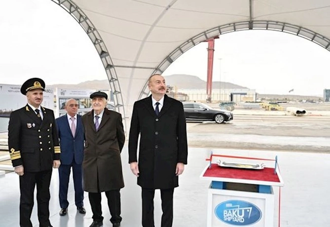 Prezident tankerin istismara verilməsi mərasimində iştirak edib — YENİLƏNİB (FOTO) Prezident tankerin istismara verilməsi mərasimində iştirak edib — YENİLƏNİB (FOTO)
