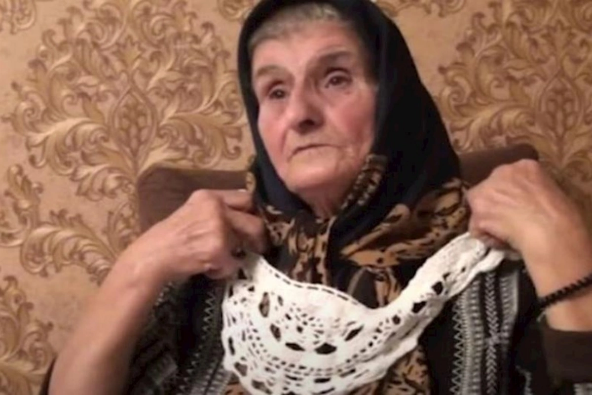 Eynəksiz işləyən 80 yaşlı modelyer Səlamət nənə: “Heç vaxt makiyaj etməmişəm” — VİDEO