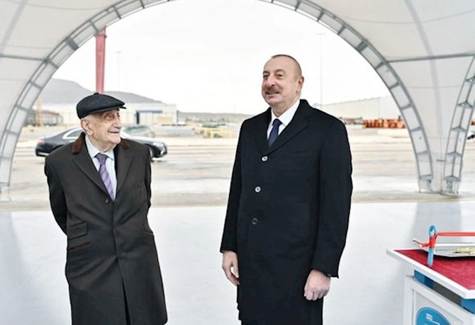 Prezident tankerin istismara verilməsi mərasimində iştirak edib — YENİLƏNİB (FOTO) Prezident tankerin istismara verilməsi mərasimində iştirak edib — YENİLƏNİB (FOTO)