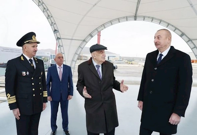 Prezident tankerin istismara verilməsi mərasimində iştirak edib — YENİLƏNİB (FOTO) Prezident tankerin istismara verilməsi mərasimində iştirak edib — YENİLƏNİB (FOTO)