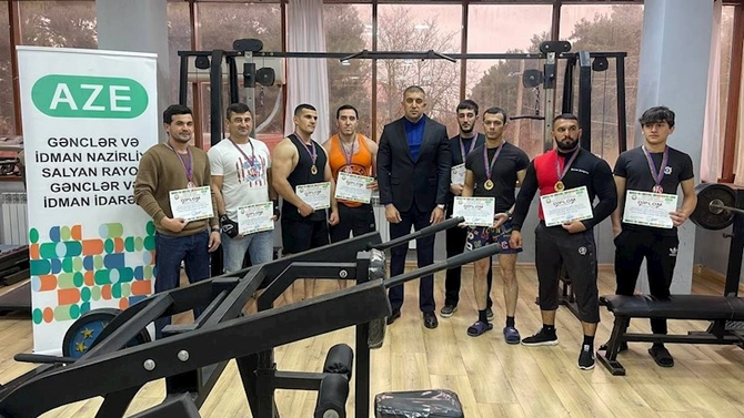 Salyanda Heydər Əliyevin xatirəsinə həsr edilmiş paurliftinq üzrə rayon çempionatı keçirildi