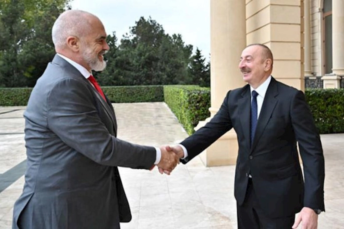 İlham Əliyevin Albaniyanın Baş naziri ilə təkbətək görüşü olub — YENİLƏNİB (FOTO)