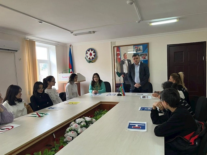 Elməddin Muradlı tələbələrlə görüşüb yol hərəkəti qaydalardan danışdı — VİDEO/FOTO