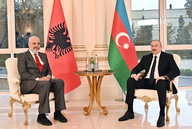 İlham Əliyevin Albaniyanın Baş naziri ilə təkbətək görüşü olub — YENİLƏNİB (FOTO) İlham Əliyevin Albaniyanın Baş naziri ilə təkbətək görüşü olub — YENİLƏNİB (FOTO)