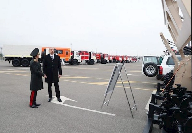 Prezident yeni alınmış xüsusi təyinatlı texnikalarla tanış olub — YENİLƏNİB (FOTO)