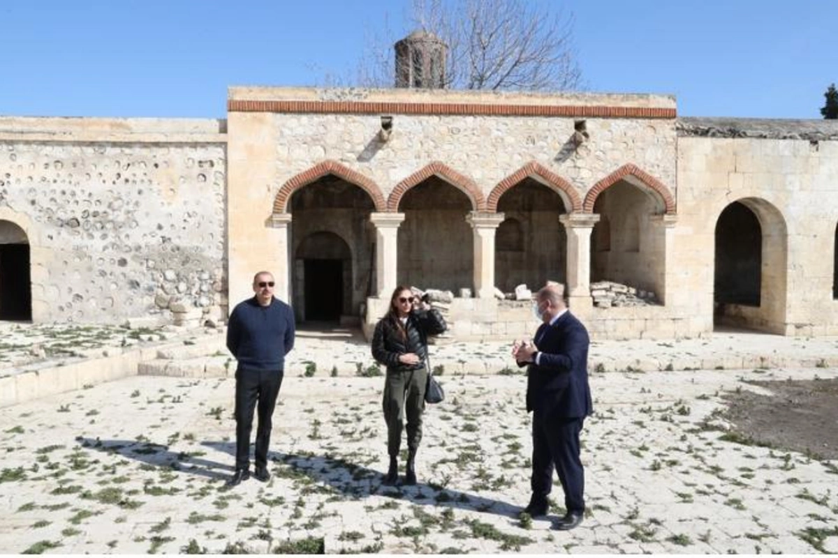 Dövlət başçısı və birinci xanım İmarət kompleksində oldular — FOTOLAR