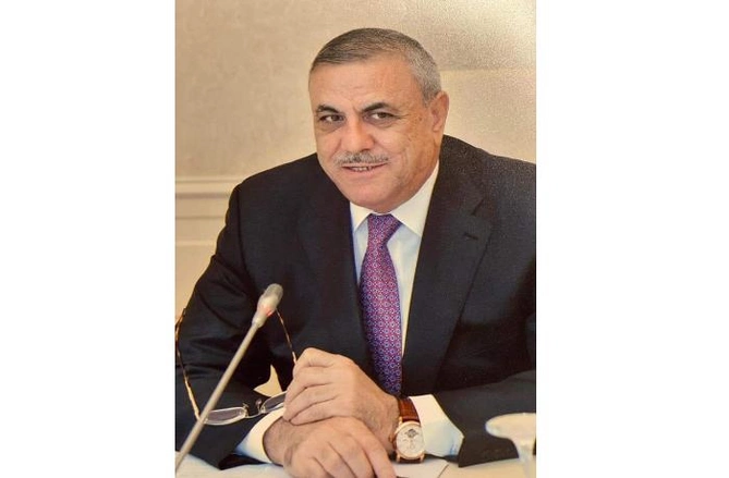Daha bir deputatın 127 minlik saatı — FOTOLAR