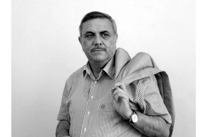 Daha bir deputatın 127 minlik saatı — FOTOLAR