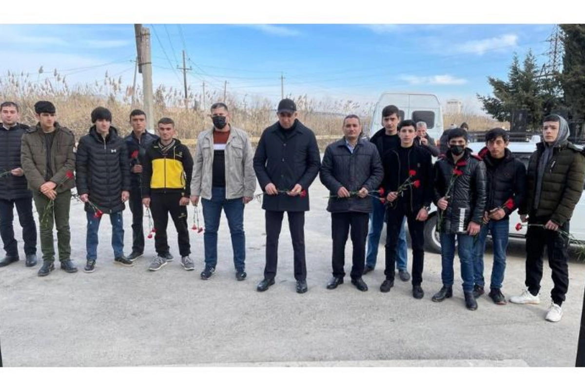 Salyanda şəhidlərin məzarları ziyarət olundu — FOTOLAR