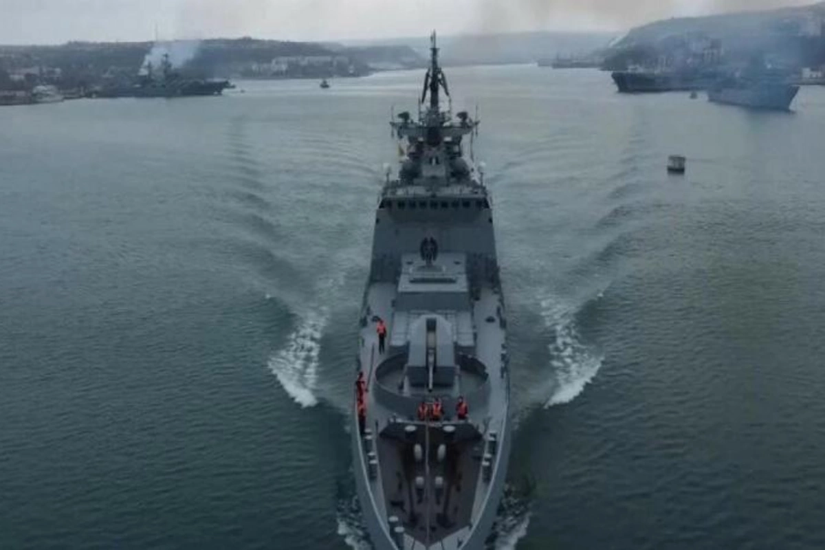 Türkiyə boğazları Rusiya döyüş gəmiləri üçün bağladı