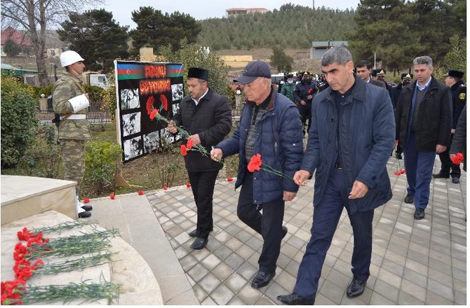 Füzulidə Xocalı soyqırımı qurbanlarının xatirəsi anıldı — FOTOLAR