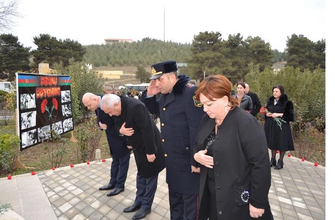 Füzulidə Xocalı soyqırımı qurbanlarının xatirəsi anıldı — FOTOLAR