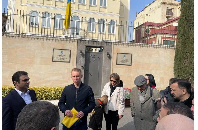 Ortada yeyib, qıraqda gəzən — İki müharibədə də fərarilik edən “diaspor rəhbəri” Ortada yeyib, qıraqda gəzən — İki müharibədə də fərarilik edən “diaspor rəhbəri”