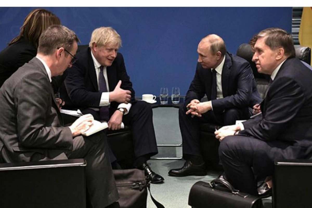 Putinlə Conson telefonla danışdı