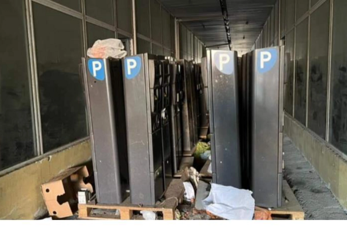 Bakıdakı parkomatları yığışdırıb burada saxlayıblar — FOTO