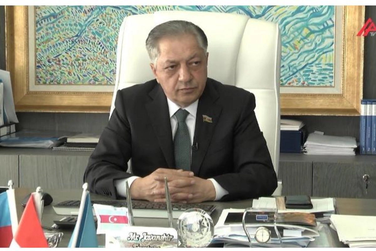 Deputat Feyziyev — adi “Mauqli” banderloqu