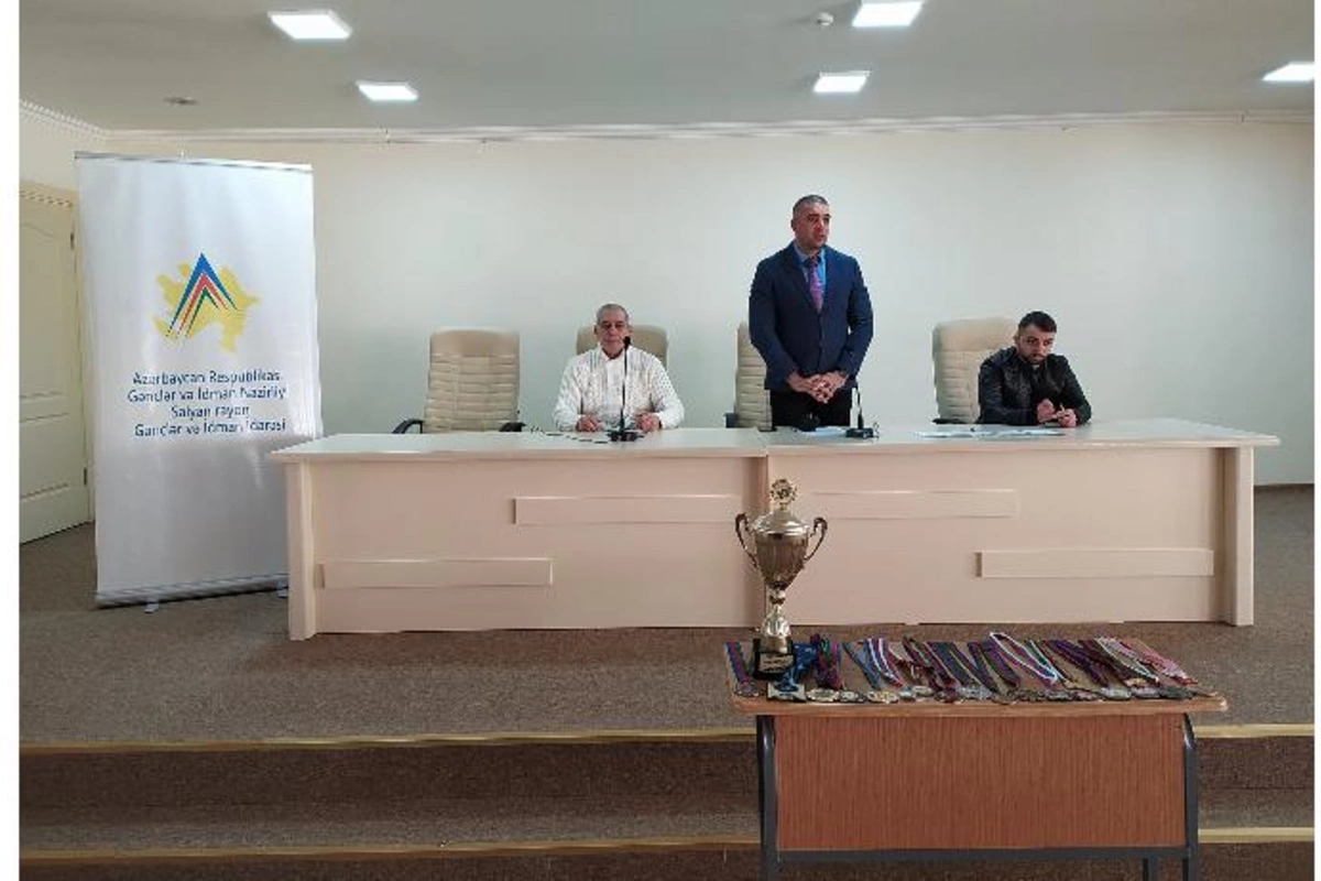 Salyanda tanınmış idmançı ilə görüş keçirildi — FOTOLAR