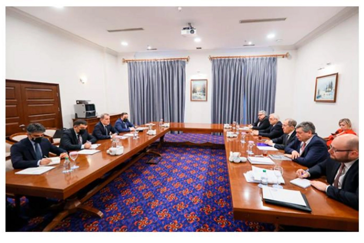 Ceyhun Bayramov Lavrovla Ukraynadakı vəziyyəti müzakirə etdi — FOTO