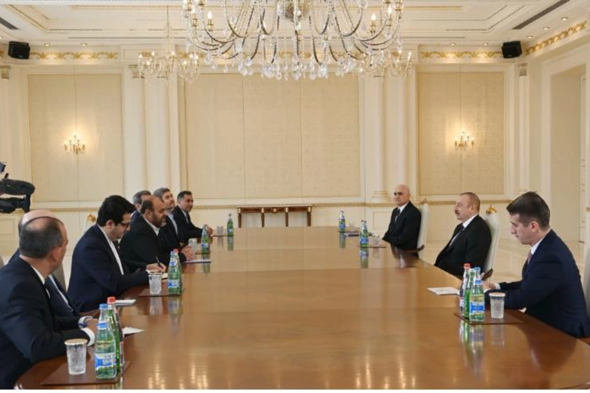 Prezident İranın yol və şəhərsalma nazirini qəbul etdi — FOTO