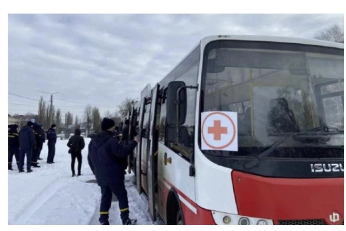 Ruslar təxliyə olunan qadın və uşaqlara atəş açdı
