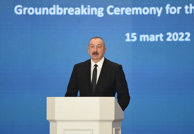 İlham Əliyev Qaradağ Günəş Elektrik Stansiyasının təməlqoyma mərasimində iştirak etdi — YENİLƏNİB İlham Əliyev Qaradağ Günəş Elektrik Stansiyasının təməlqoyma mərasimində iştirak etdi — YENİLƏNİB