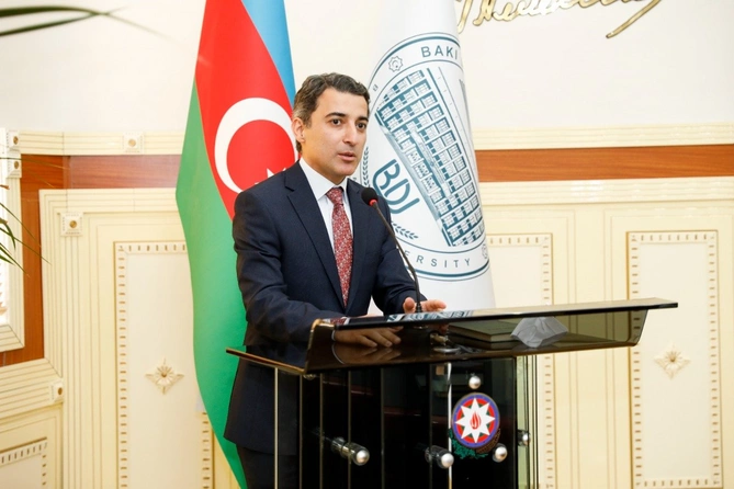 BDU-da “Vətən dili” dərsliyinin müzakirəsi keçirildi — FOTOLAR BDU-da “Vətən dili” dərsliyinin müzakirəsi keçirildi — FOTOLAR