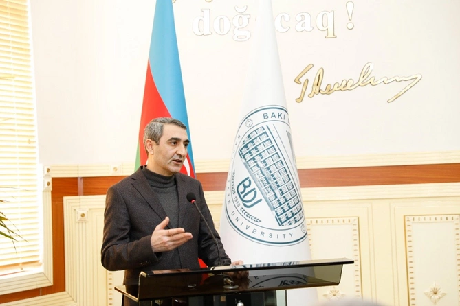 BDU-da “Vətən dili” dərsliyinin müzakirəsi keçirildi — FOTOLAR BDU-da “Vətən dili” dərsliyinin müzakirəsi keçirildi — FOTOLAR