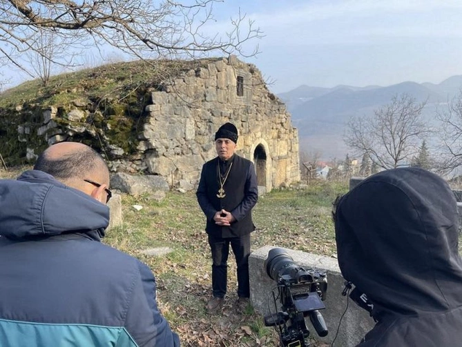 Xocavəndin Tuğ kəndinə həsr olunan “Müqəddəs irs” filmi hazırlandı — FOTOLAR Xocavəndin Tuğ kəndinə həsr olunan “Müqəddəs irs” filmi hazırlandı — FOTOLAR
