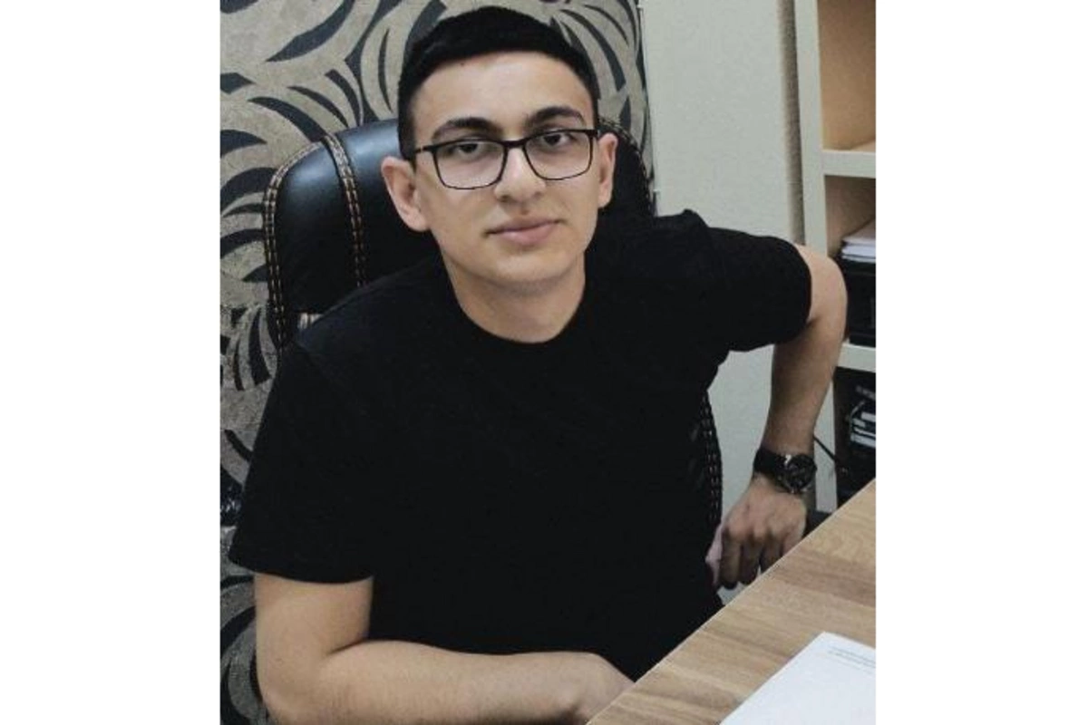 “Bu loqonu tənqid edənlər dünya standartlarından xəbərsizdirlər” — Məşhur dizayner səs-küylü loqodan DANIŞDI (FOTOLAR)