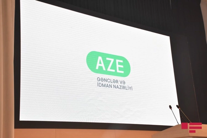 “Bu loqonu tənqid edənlər dünya standartlarından xəbərsizdirlər” — Məşhur dizayner səs-küylü loqodan DANIŞDI (FOTOLAR) “Bu loqonu tənqid edənlər dünya standartlarından xəbərsizdirlər” — Məşhur dizayner səs-küylü loqodan DANIŞDI (FOTOLAR)
