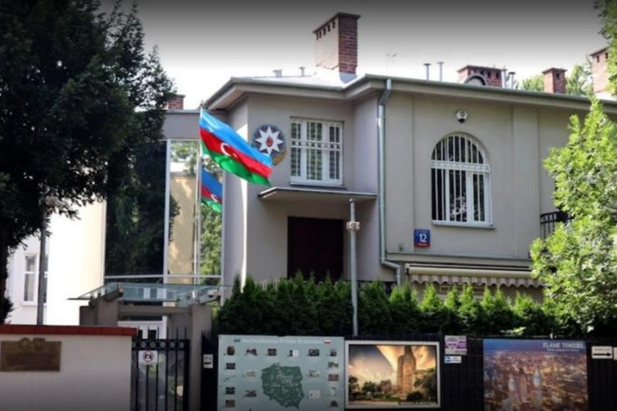 Səfirlik Ukraynadan Polşaya gələn azərbaycanlılara müraciət etdi