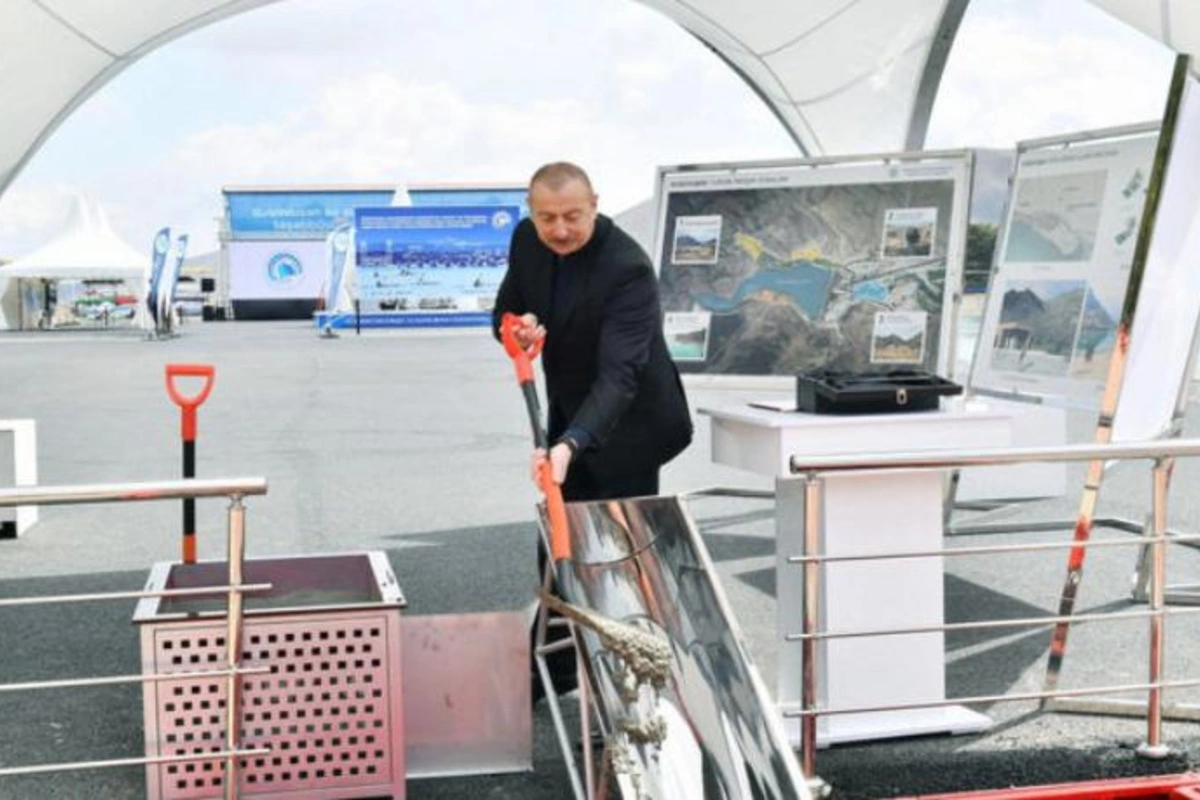İlham Əliyev Suqovuşanda turizm kompleksinin təməlini qoyub