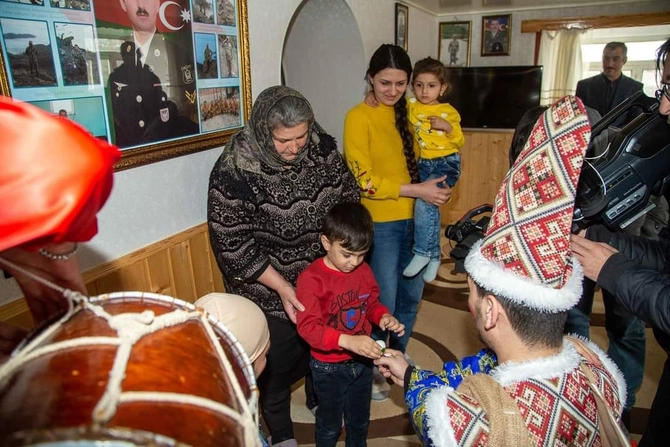 Salyanda şəhid ailələrinin övladları üçün bayram tədbiri keçirildi — FOTOLAR Salyanda şəhid ailələrinin övladları üçün bayram tədbiri keçirildi — FOTOLAR