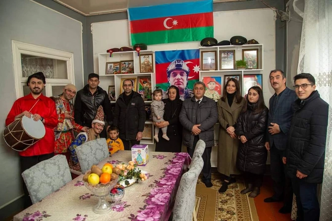 Salyanda şəhid ailələrinin övladları üçün bayram tədbiri keçirildi — FOTOLAR Salyanda şəhid ailələrinin övladları üçün bayram tədbiri keçirildi — FOTOLAR