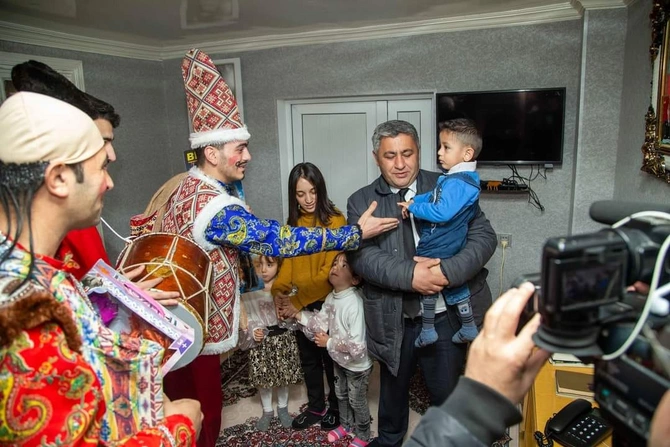 Salyanda şəhid ailələrinin övladları üçün bayram tədbiri keçirildi — FOTOLAR Salyanda şəhid ailələrinin övladları üçün bayram tədbiri keçirildi — FOTOLAR
