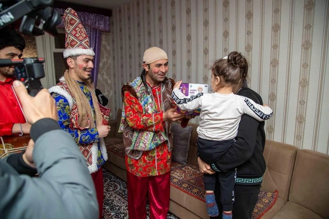 Salyanda şəhid ailələrinin övladları üçün bayram tədbiri keçirildi — FOTOLAR Salyanda şəhid ailələrinin övladları üçün bayram tədbiri keçirildi — FOTOLAR