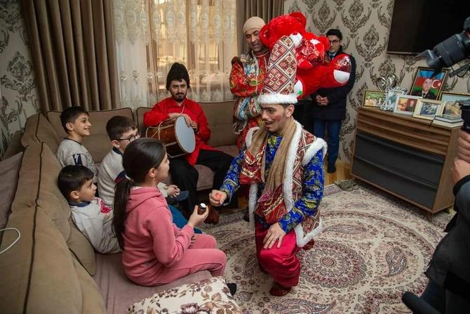 Salyanda şəhid ailələrinin övladları üçün bayram tədbiri keçirildi — FOTOLAR Salyanda şəhid ailələrinin övladları üçün bayram tədbiri keçirildi — FOTOLAR