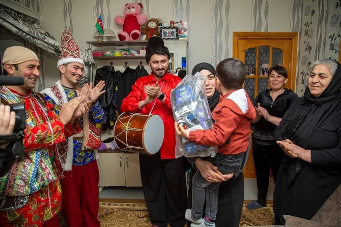 Salyanda şəhid ailələrinin övladları üçün bayram tədbiri keçirildi — FOTOLAR Salyanda şəhid ailələrinin övladları üçün bayram tədbiri keçirildi — FOTOLAR