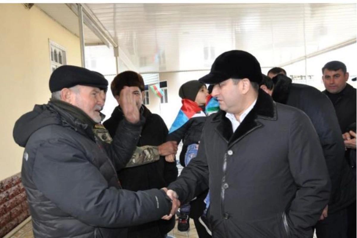 Adil Əliyev Mübariz İbrahimovun atası ilə görüşdü