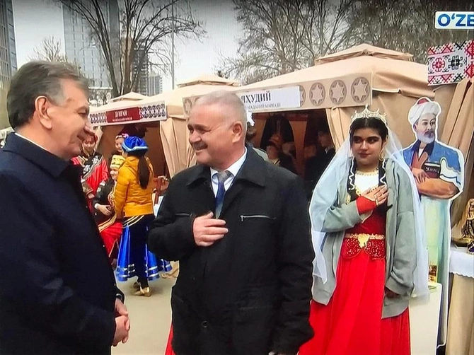 Özbəkistan prezidenti Azərbaycan guşəsini ziyarət etdi — FOTOLAR
