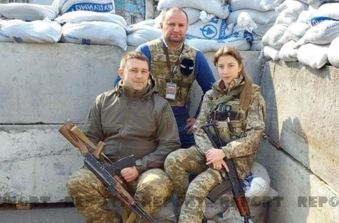 Ukraynada müharibəyə qatılan döyüşçü ailə: “Ölkəmizi azad görmək istəyirik” — FOTO/VİDEO Ukraynada müharibəyə qatılan döyüşçü ailə: “Ölkəmizi azad görmək istəyirik” — FOTO/VİDEO