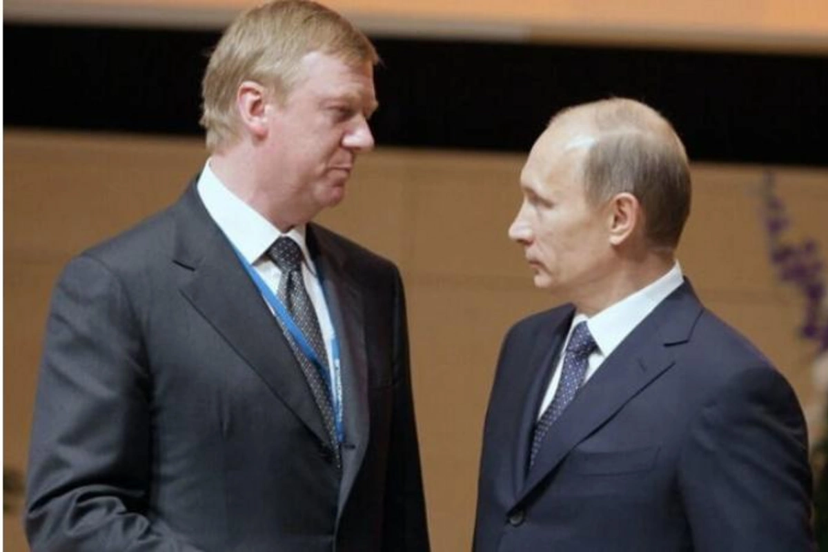 Putin köməkçisini işdən qovdu