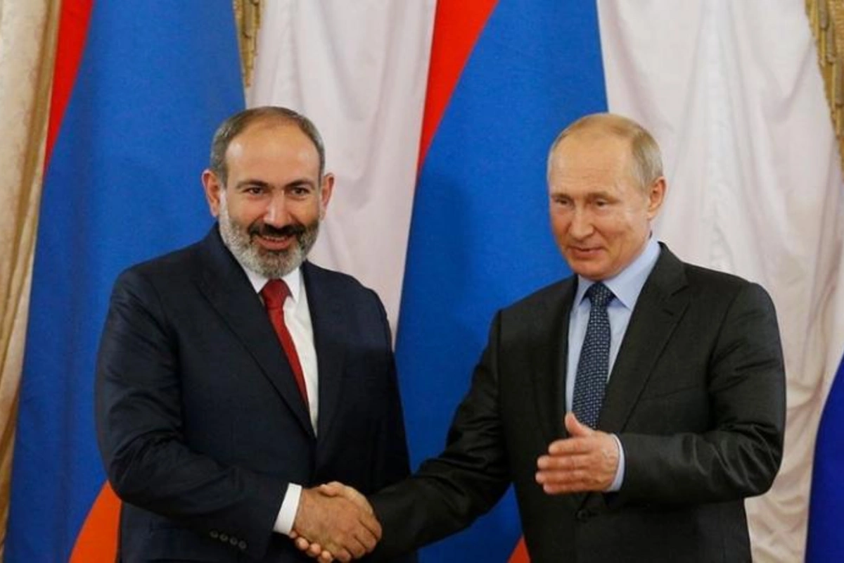Paşinyan və Putin Qarabağdakı vəziyyəti müzakirə etdilər
