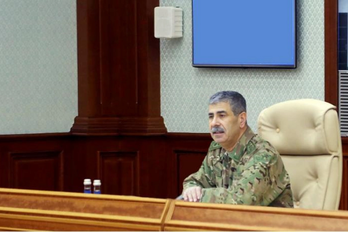 Müdafiə Nazirliyində xidməti müşavirə keçirildi