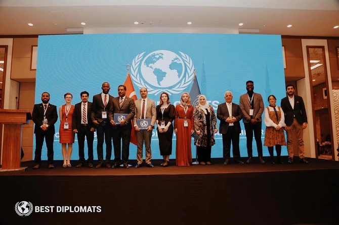 Qərbi Kaspi Universitetinin tələbəsi BMT-nin konfransını təşkil etdi — FOTOLAR